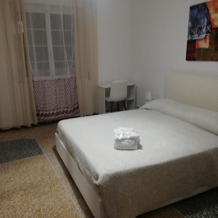 Ferienwohnung La Casa Di Anna Taranto Exterior foto